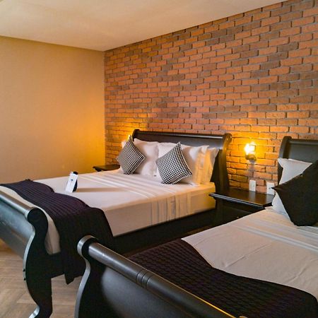 Vila Pugliesi Hotel Boutique Ленсойс Екстер'єр фото